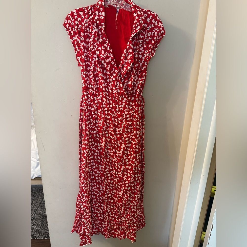 Free People So Fetch MIDI Wrap Dress in Red Floral - Picture 4 of 4